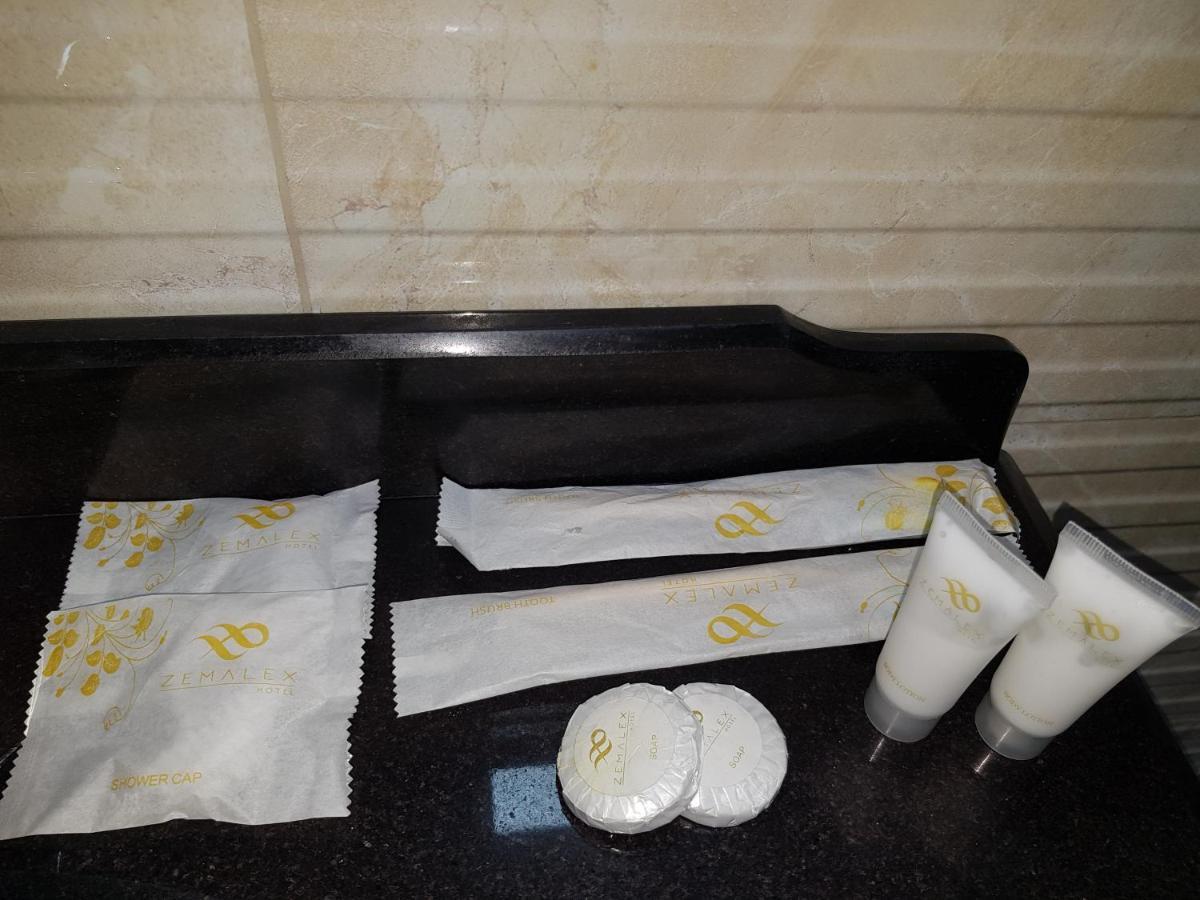 Zemalex Hotel 亚的斯亚贝巴 外观 照片